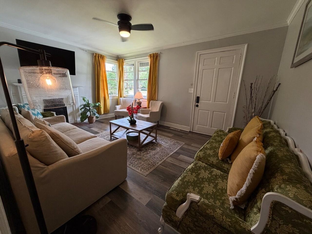 201 E Alden Ave #1628644P - Photo 3 of 48