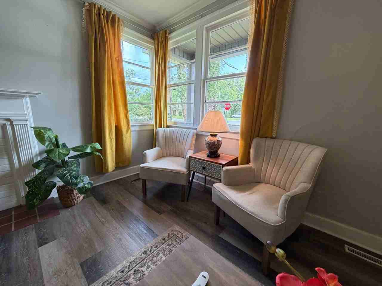 201 E Alden Ave #1628644P - Photo 6 of 48