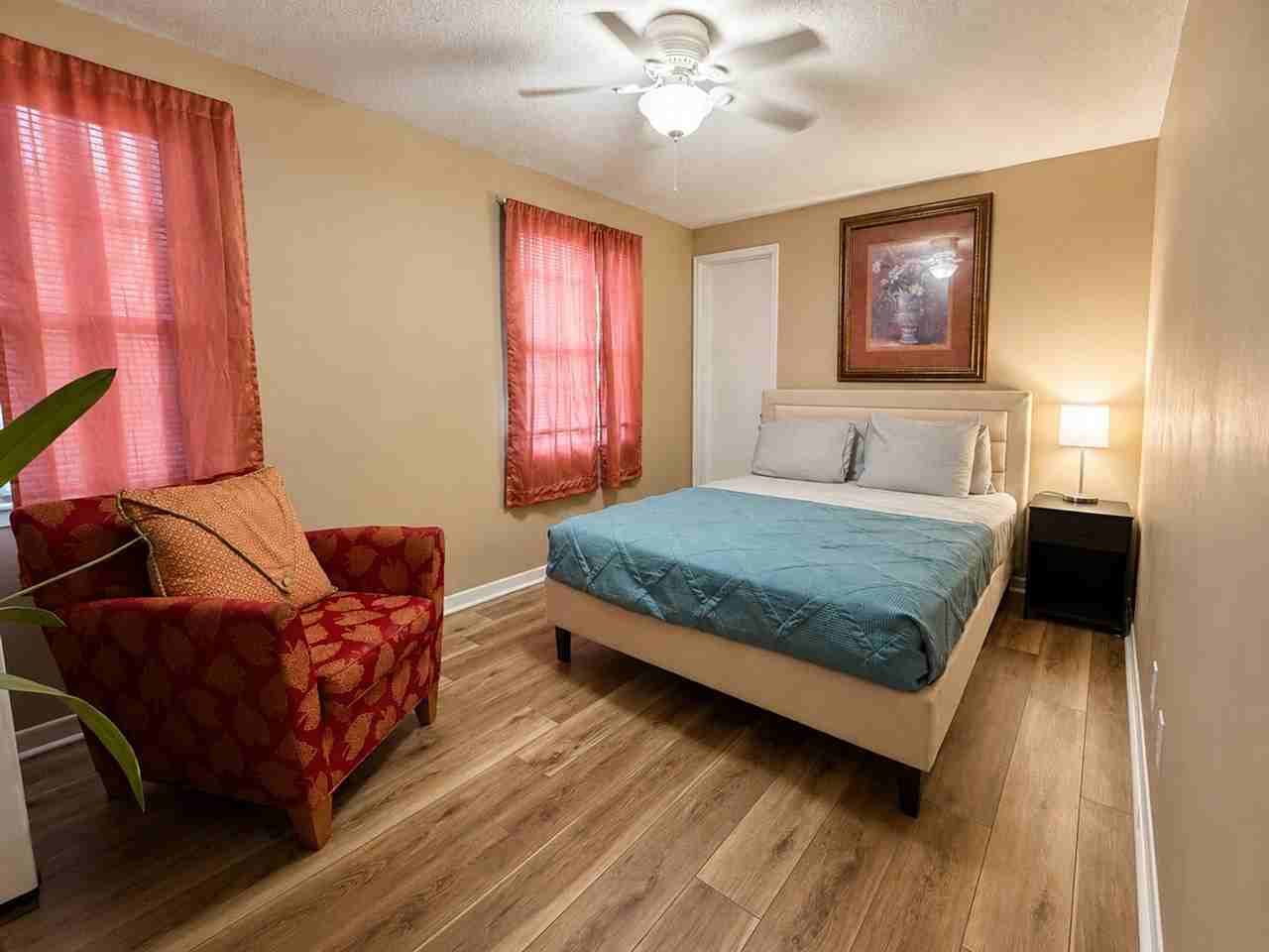 2300 N Patterson St #1628675P - Photo 4 of 26