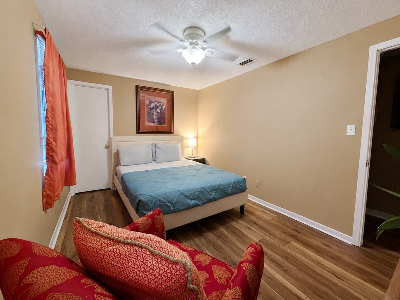 2300 N Patterson St #1628675P - Photo 5 of 26