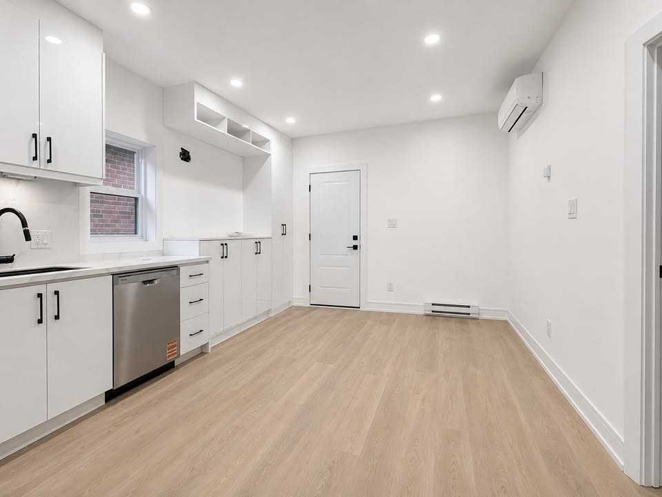 76 Burnaby Boulevard #3 - Photo 4 of 7