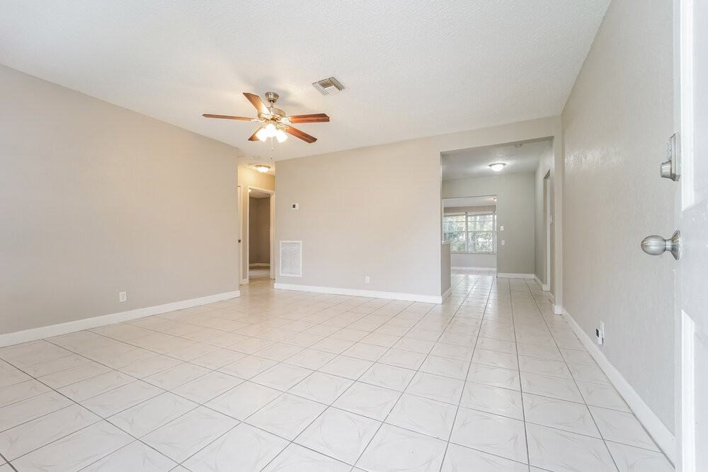 1025 Nw 4th Ave - Photo 3 of 16