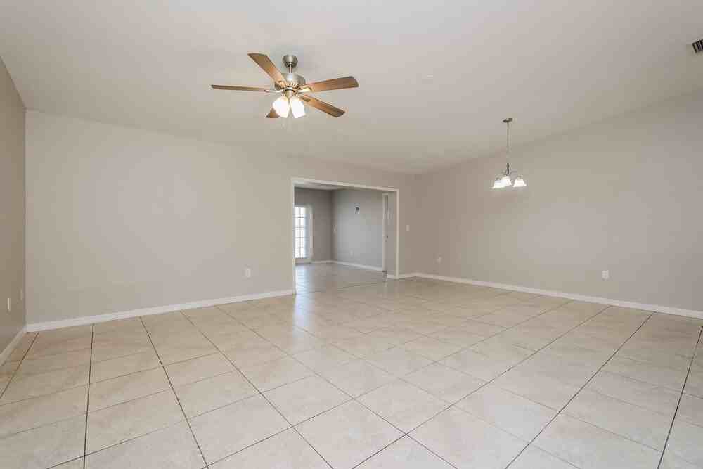 501 Maricopa Dr - Photo 4 of 16