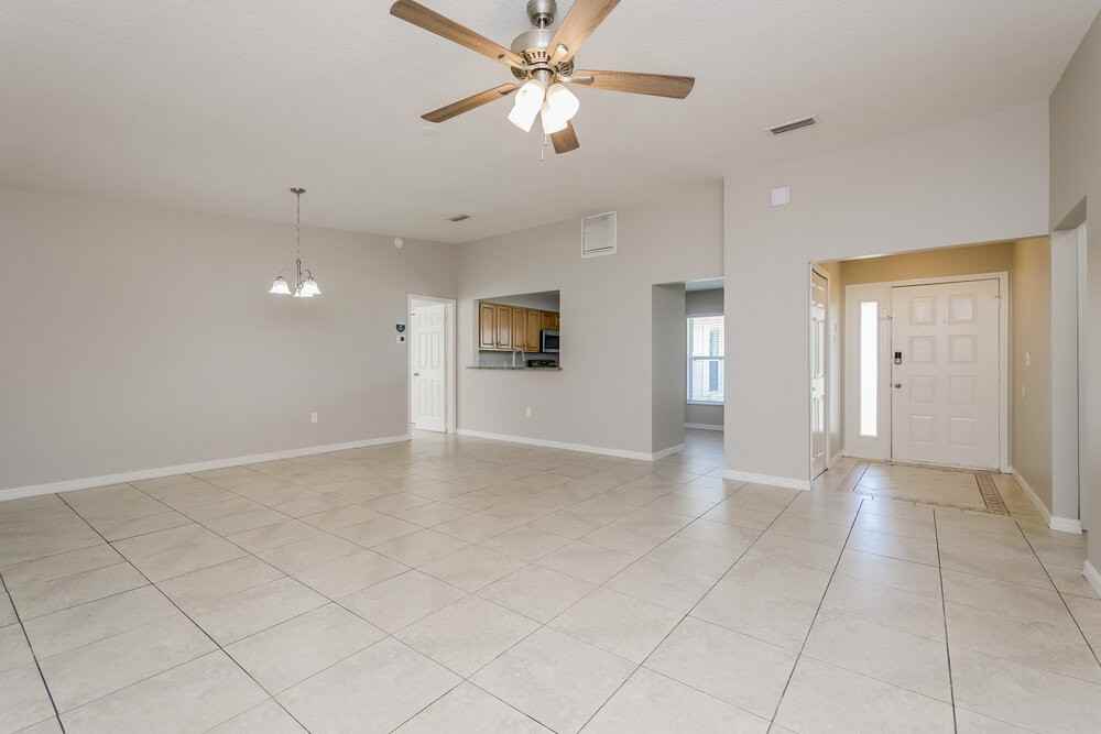 501 Maricopa Dr - Photo 5 of 16