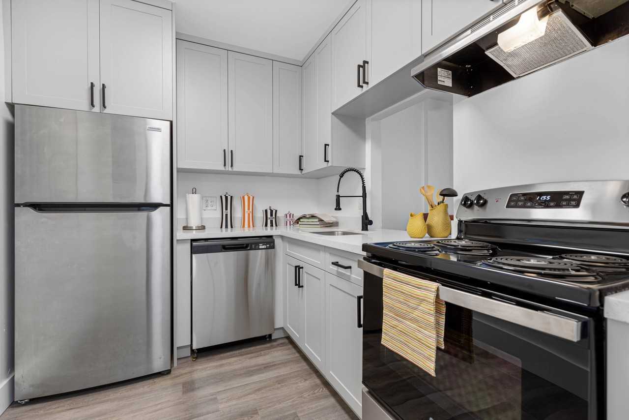 Arbors Aventura - Photo 2 of 47