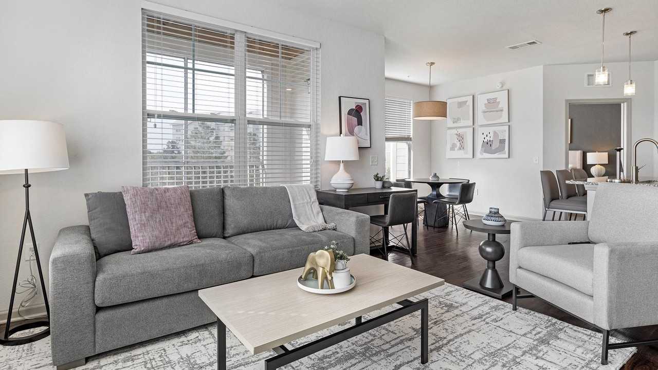 215 N Adams Street - Photo 2 of 45