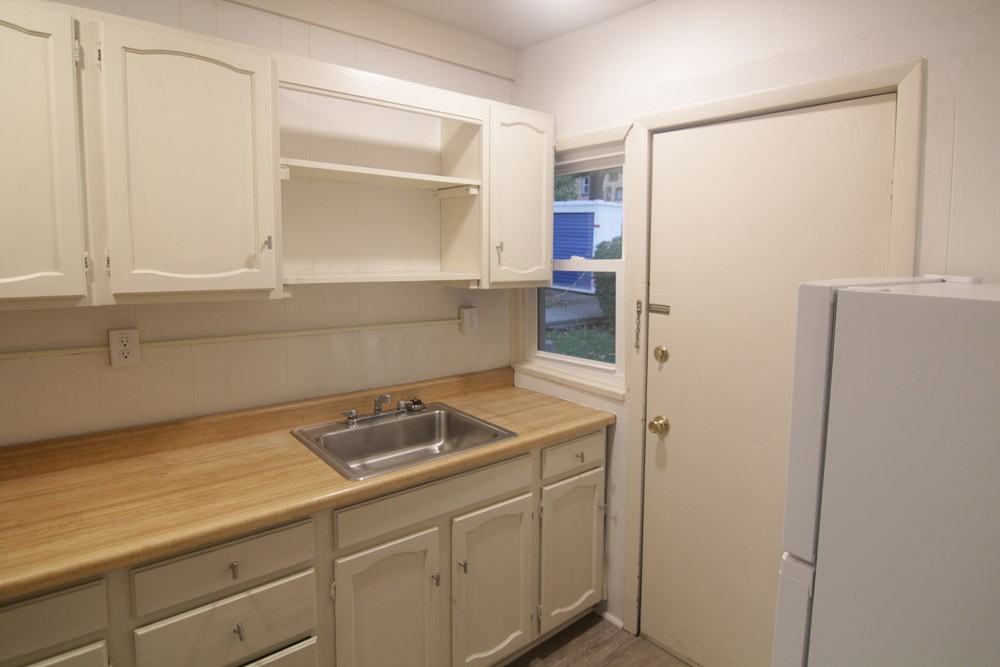 425 Biddle Ave - Photo 3 of 21