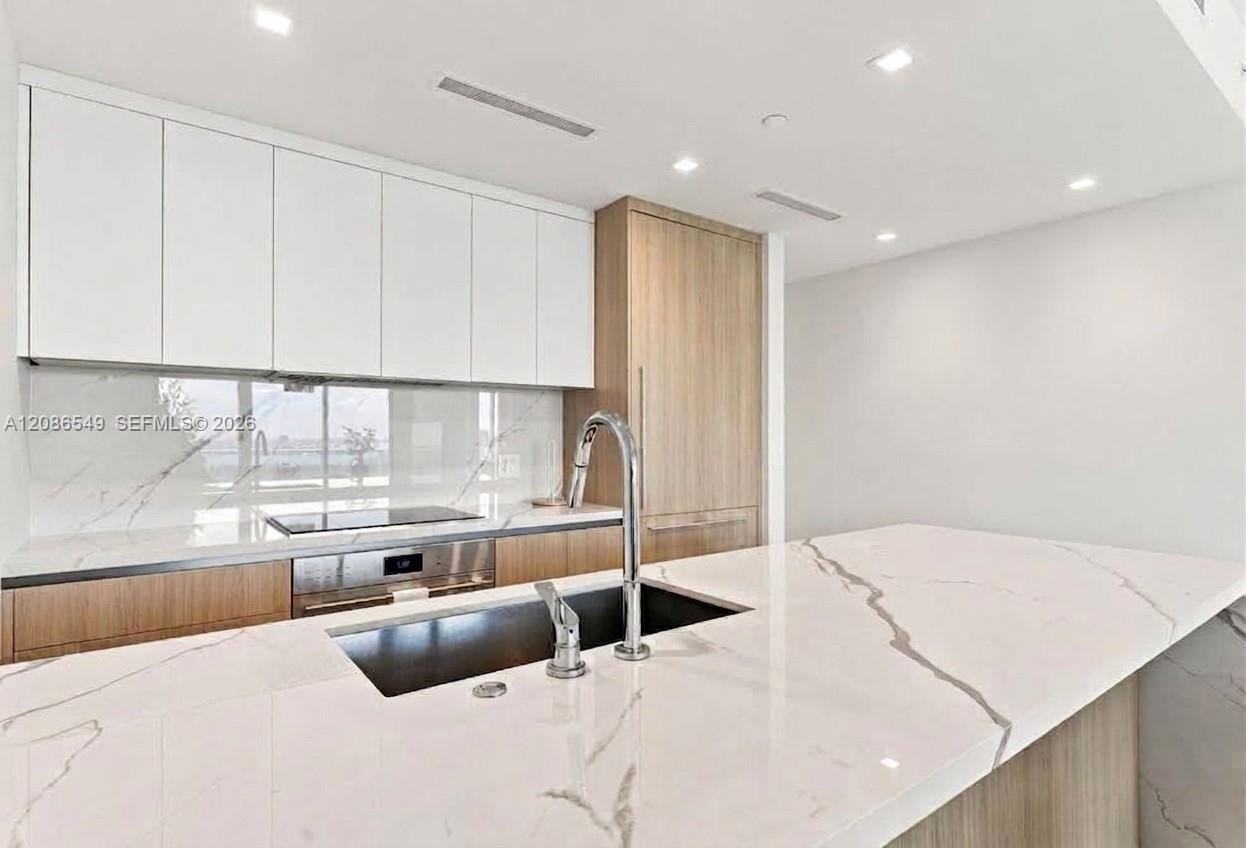 2411 Laguna Circle #1004 - Photo 3 of 20