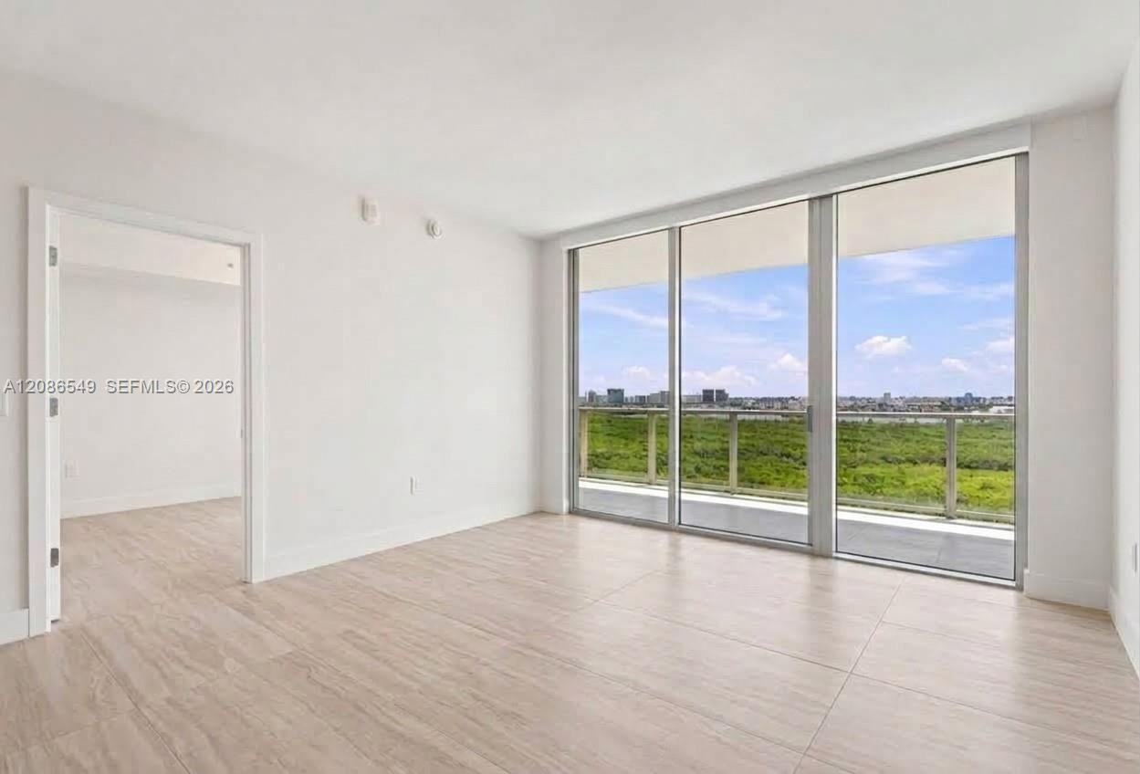 2411 Laguna Circle #1004 - Photo 7 of 20