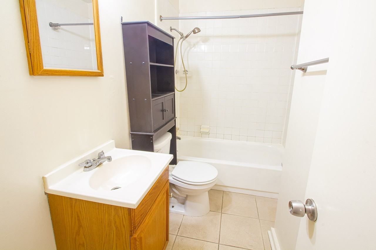 720 West St - Photo 7 of 9