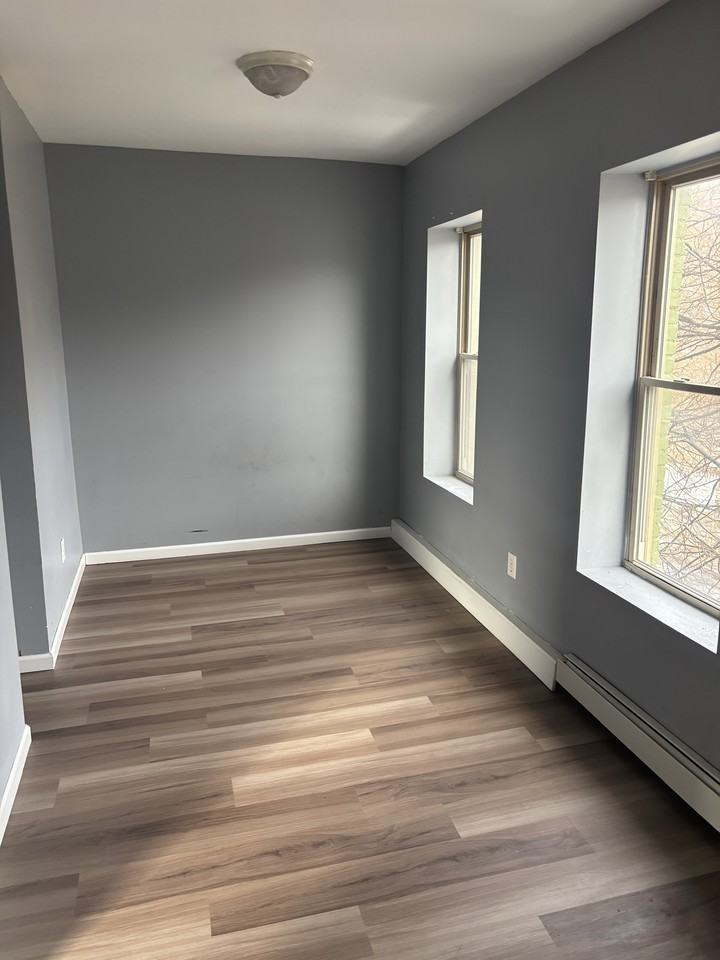 125 Hill St #2ndFL - Photo 2 of 8