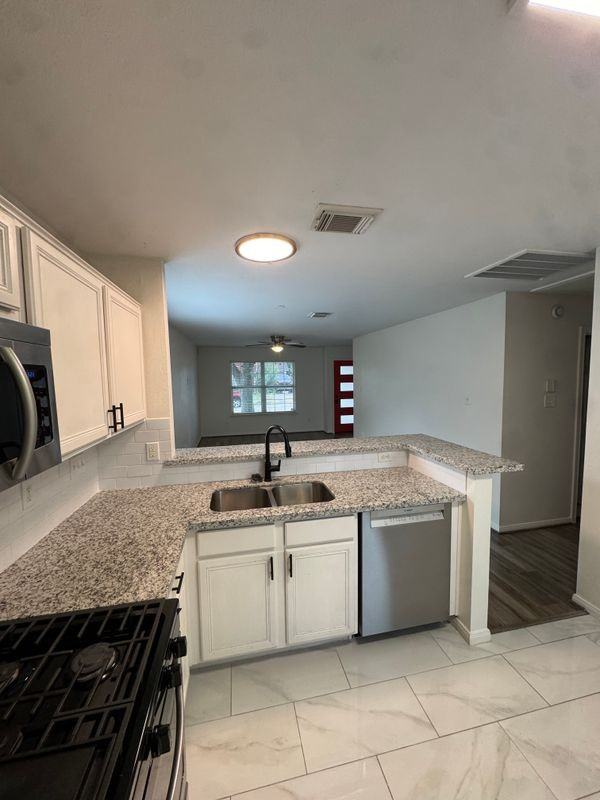 515 Finnigan Park Place Ct - Photo 5 of 20