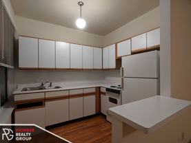 635 W Barry Ave - Photo 1 of 1