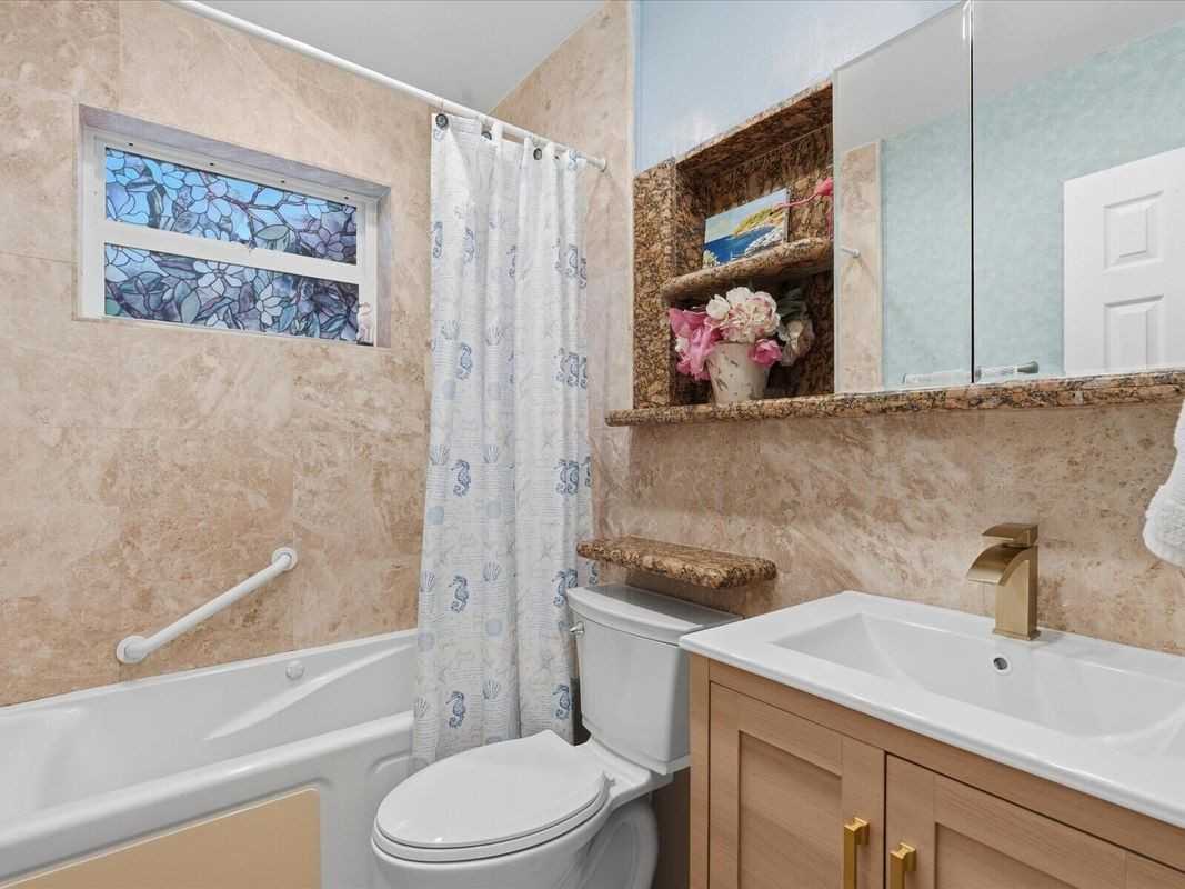 707 Sw 3rd Ave - Photo 6 of 10