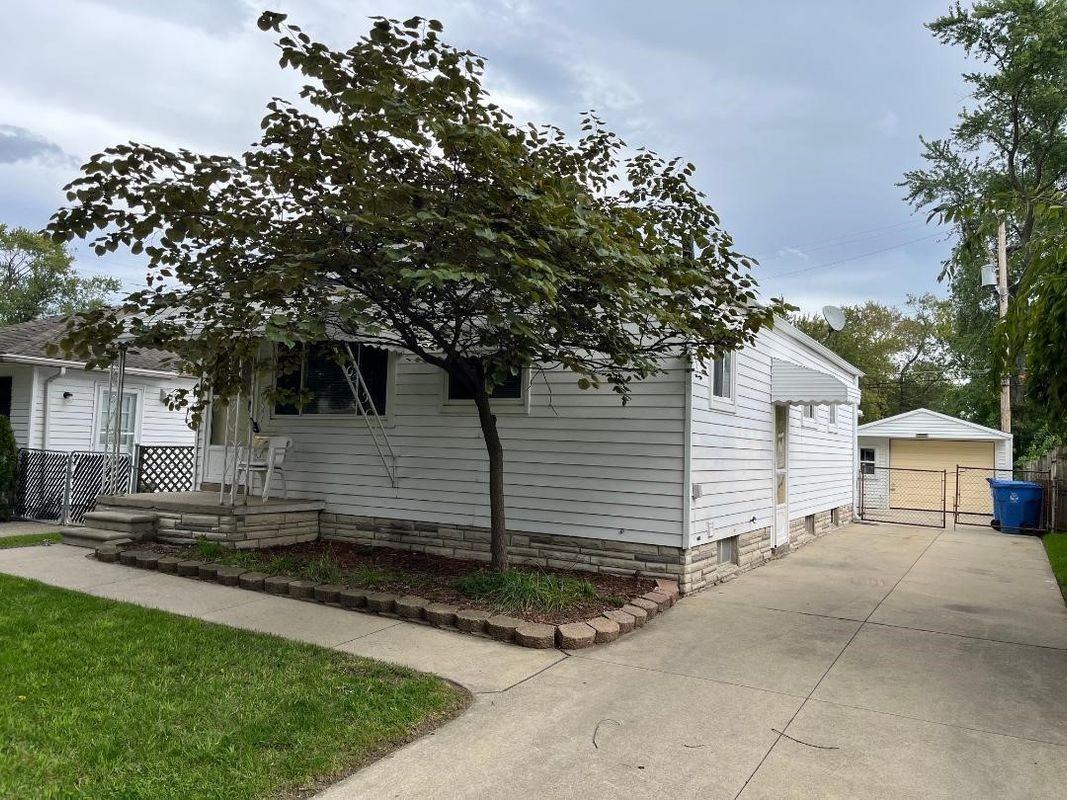 5627 Clippert St - Photo 2 of 21