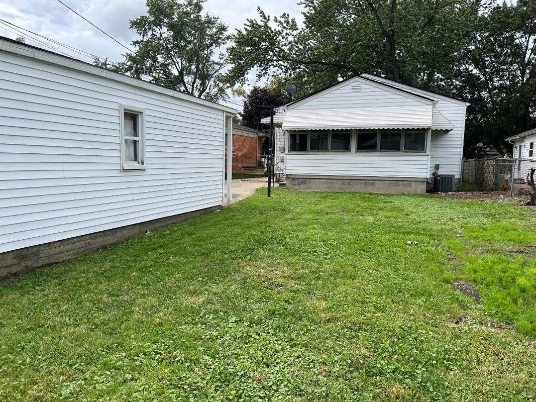 5627 Clippert St - Photo 3 of 21