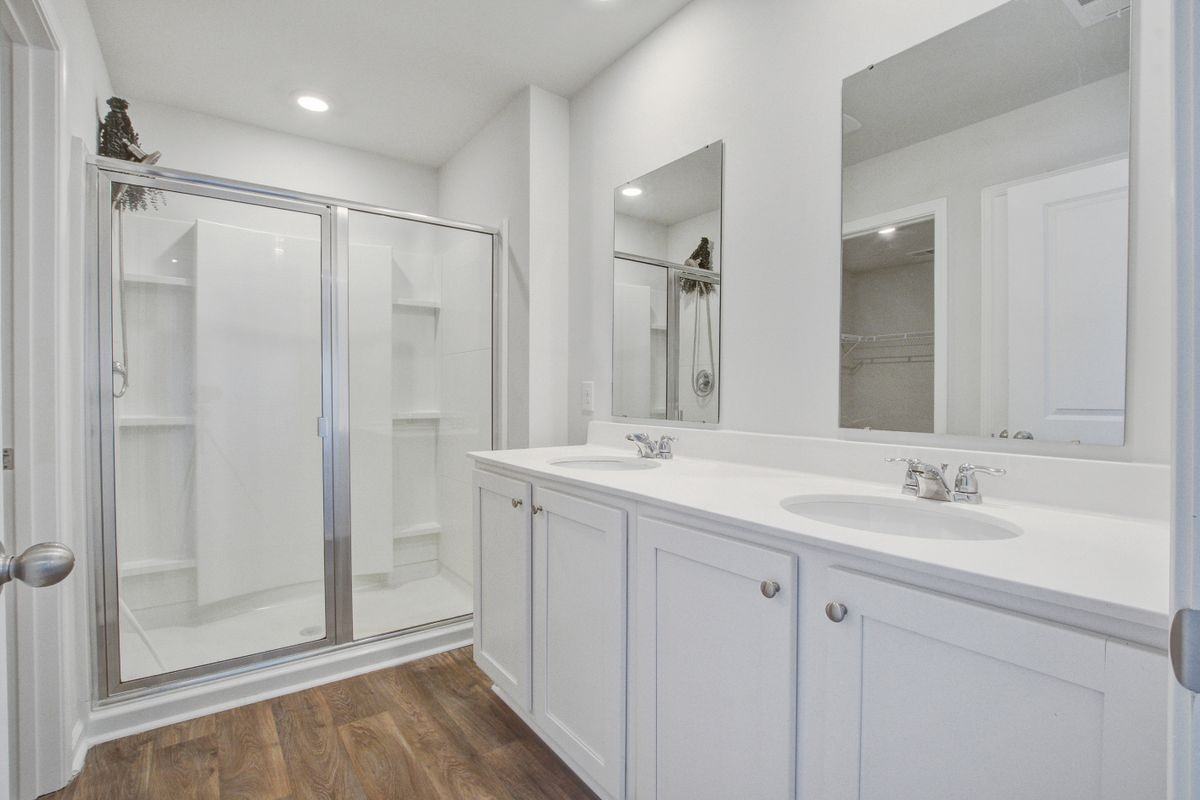 827 Kirby Ct - Photo 2 of 38