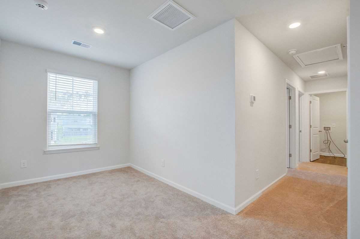 827 Kirby Ct - Photo 3 of 38