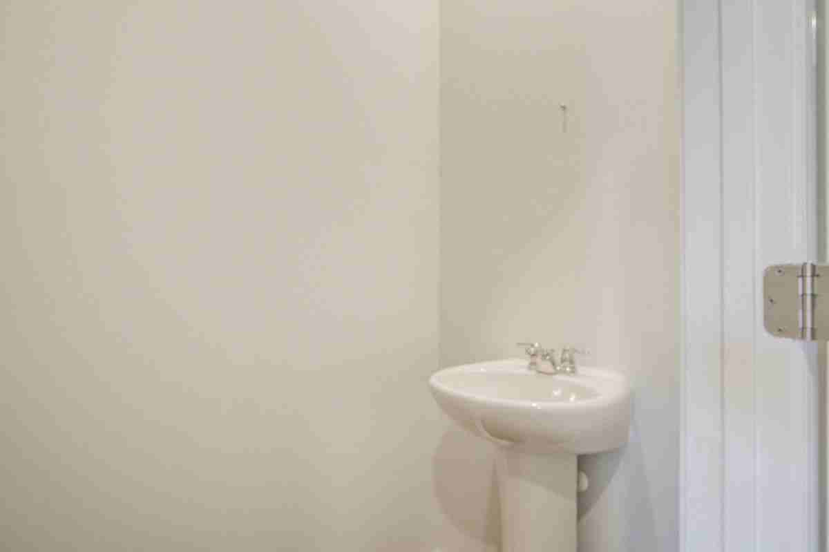 827 Kirby Ct - Photo 4 of 38