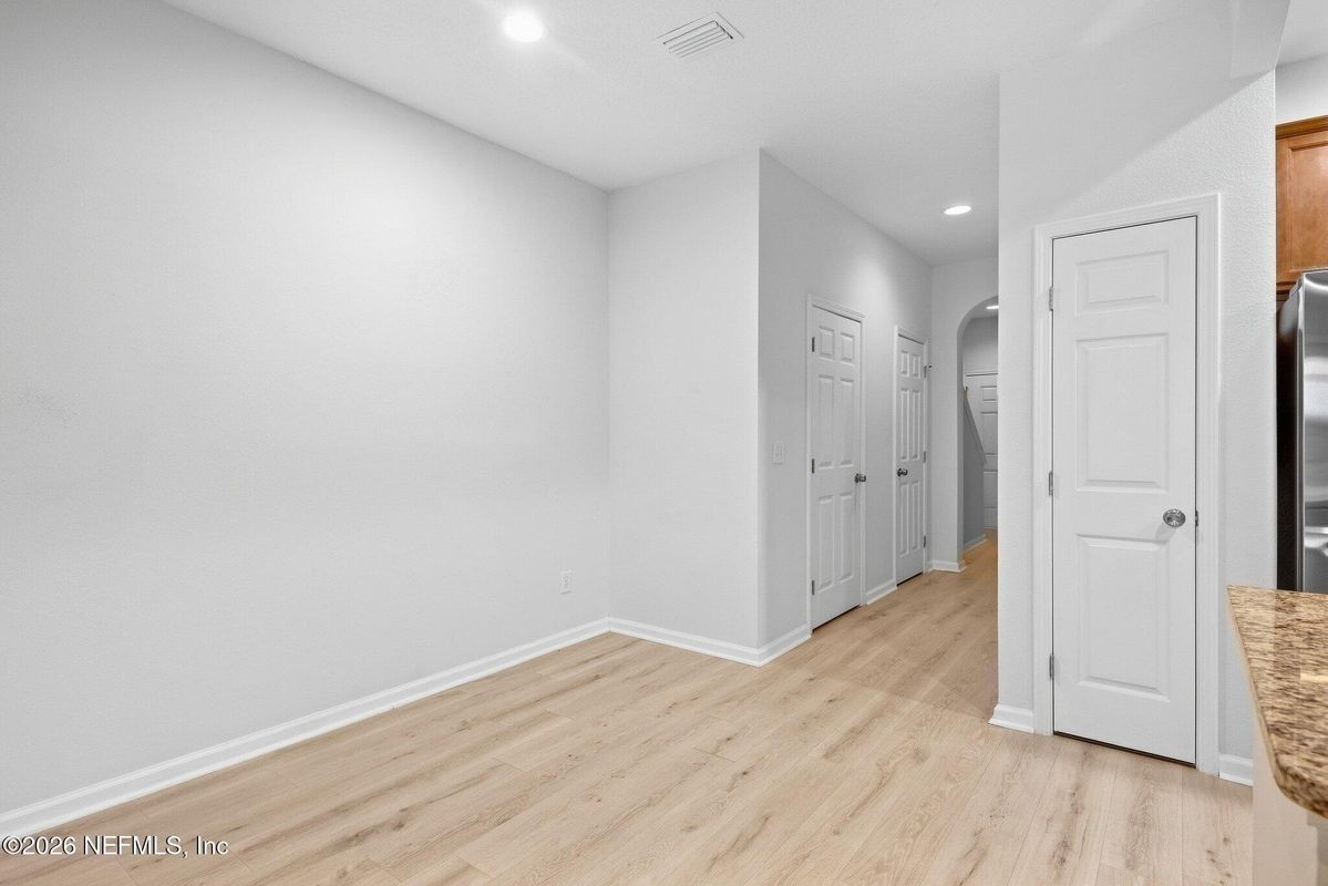 13305 Solar Dr - Photo 5 of 30