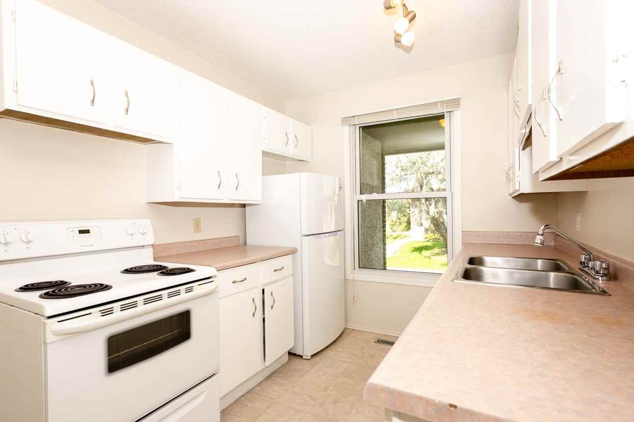 75 Oak Park Walk - Photo 3 of 27