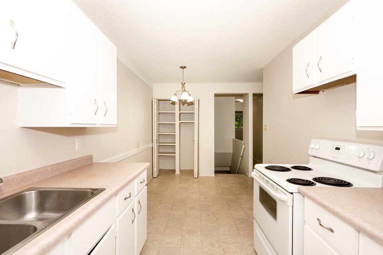 75 Oak Park Walk - Photo 4 of 27