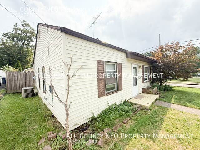 844 Reed Ave - Photo 2 of 27
