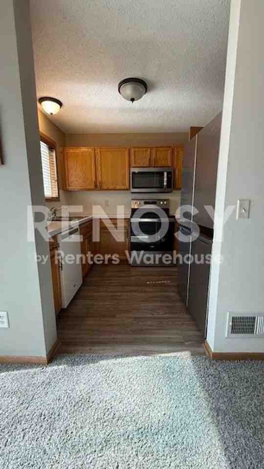 15537 Foghorn Ln - Photo 3 of 18