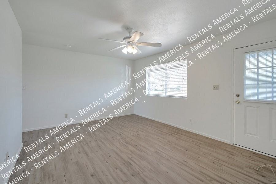 2074 W Butler Dr - Photo 4 of 14