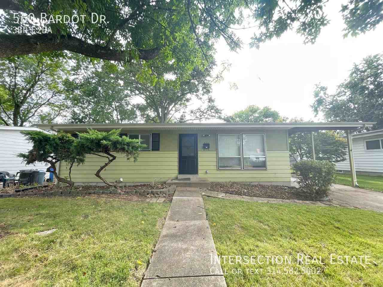 560 Bardot Dr - Photo 2 of 23