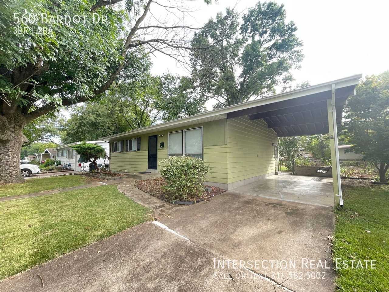 560 Bardot Dr - Photo 3 of 23