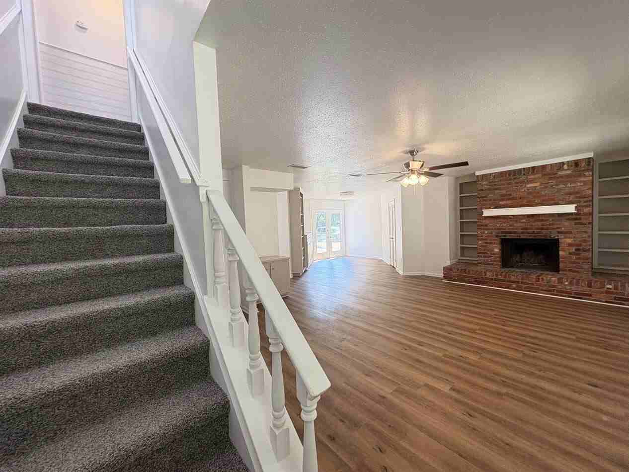 208 Avon Ct - Photo 2 of 19