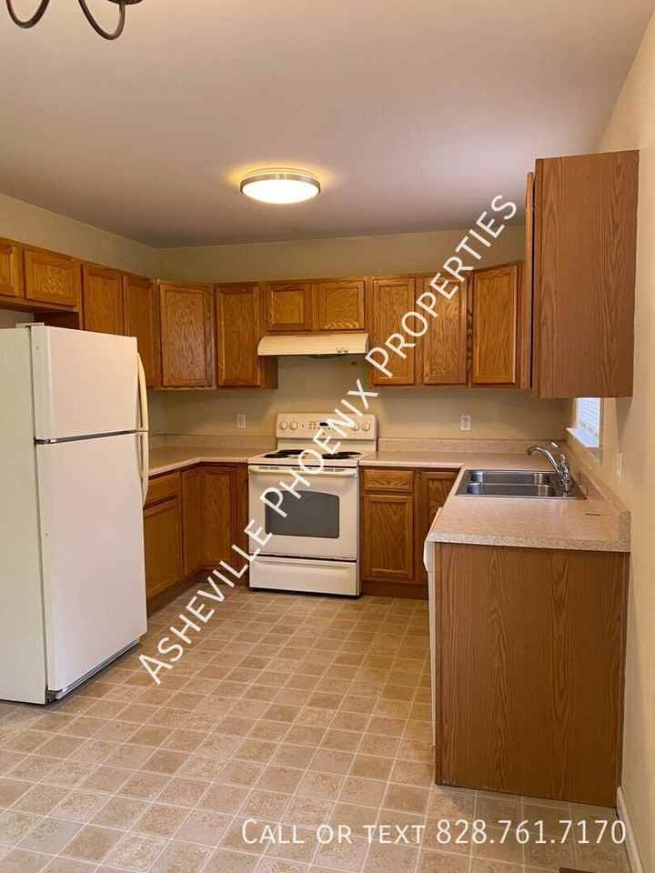 105 Woodcreek Cir - Photo 5 of 18