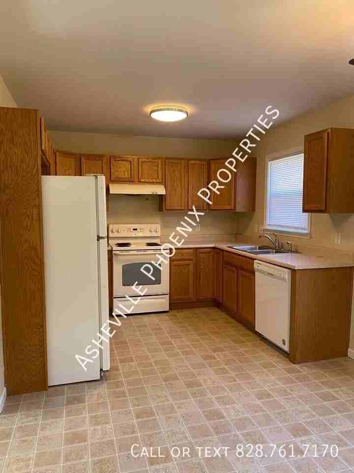 105 Woodcreek Cir - Photo 6 of 18