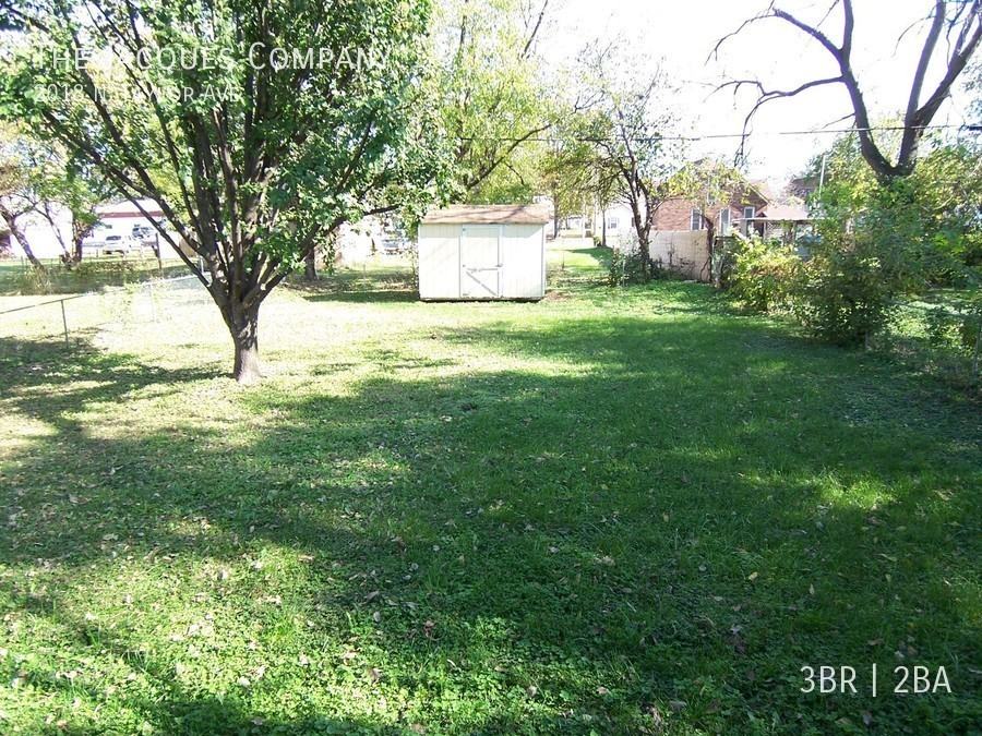 2018 N Taylor Ave - Photo 2 of 11