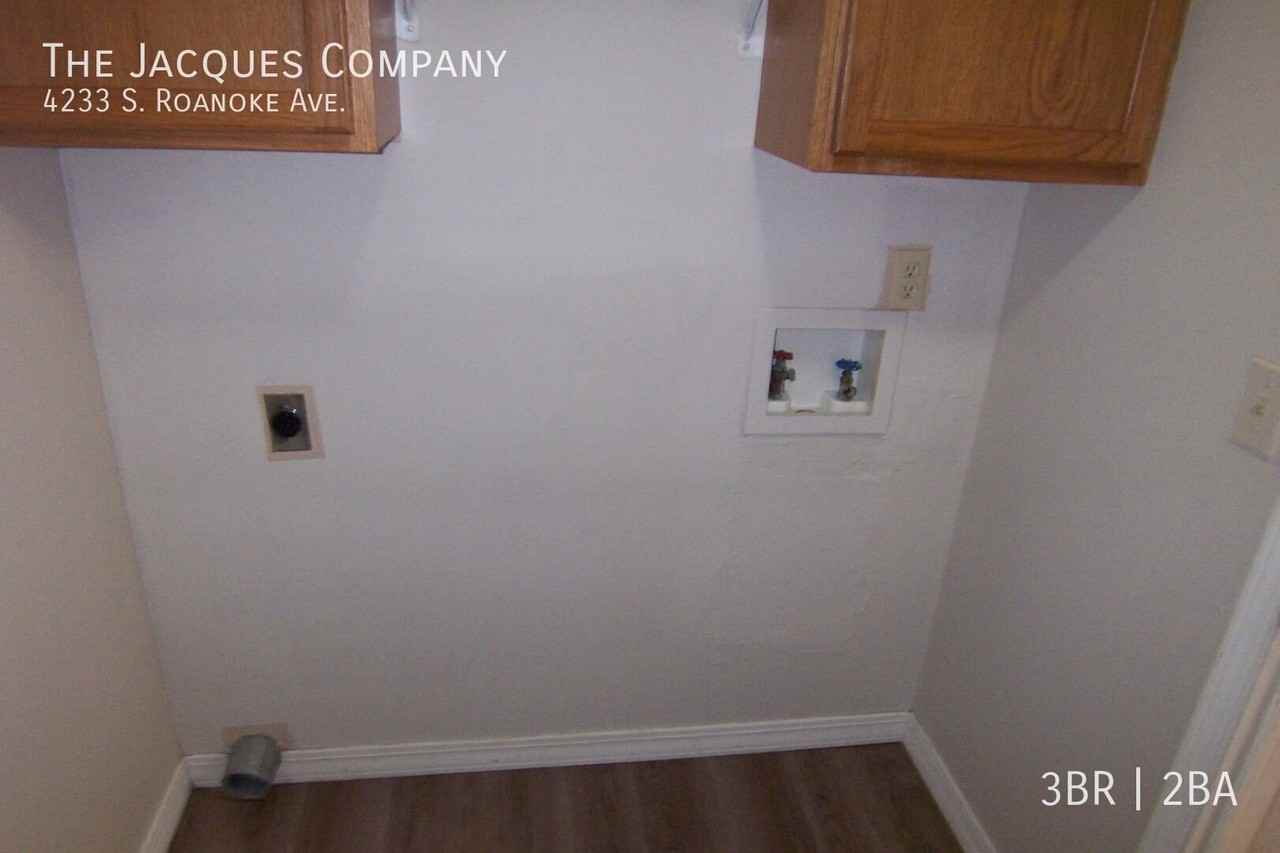 4233 S Roanoke Ave - Photo 5 of 13