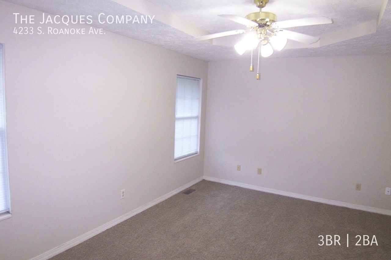4233 S Roanoke Ave - Photo 7 of 13