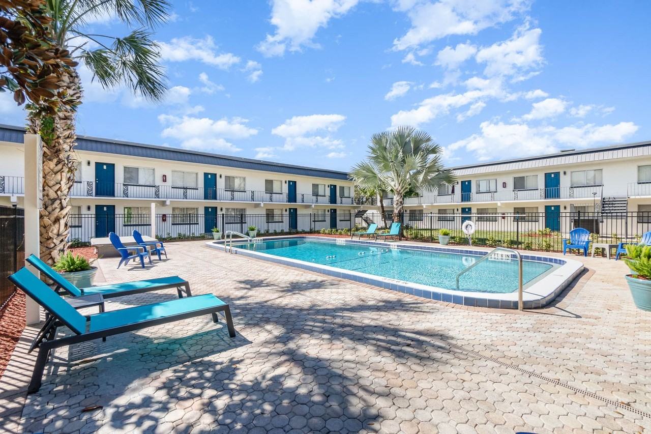 Aqua Apartment Homes - Photo 2 of 50