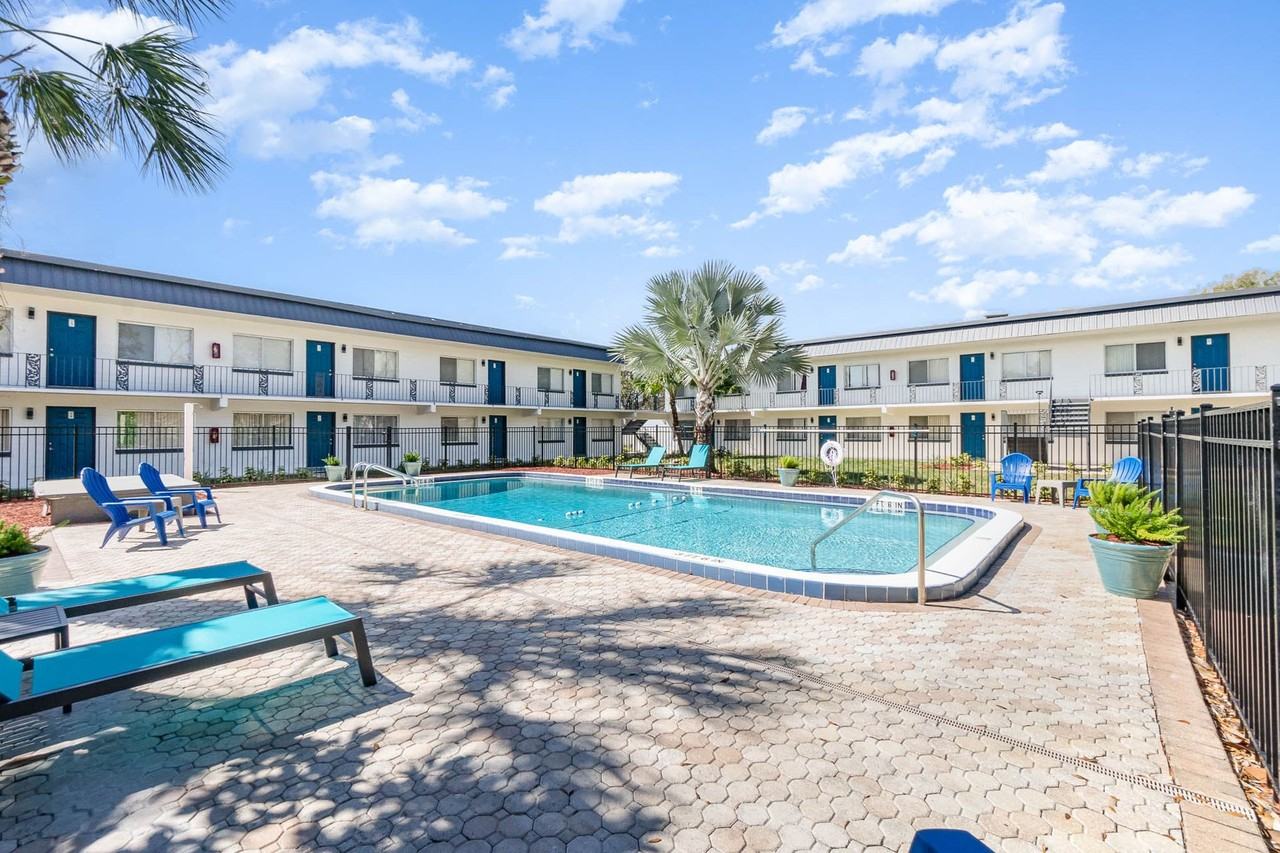 Aqua Apartment Homes - Photo 3 of 50