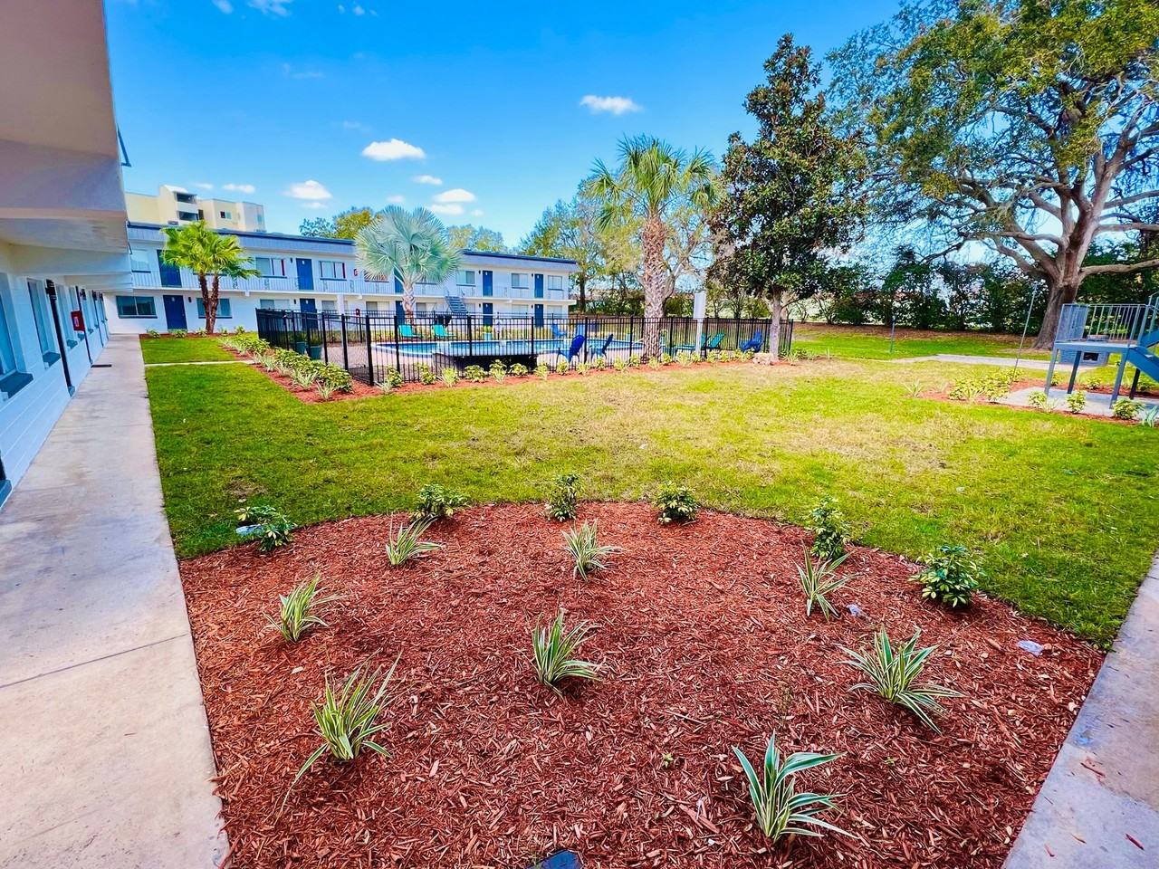 Aqua Apartment Homes - Photo 4 of 50