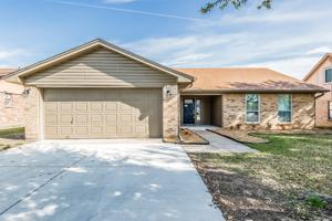 featured image of 220 Cambridge Dr