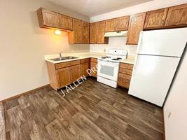 featured image of 901 Syracuse Ave Bldg B #27