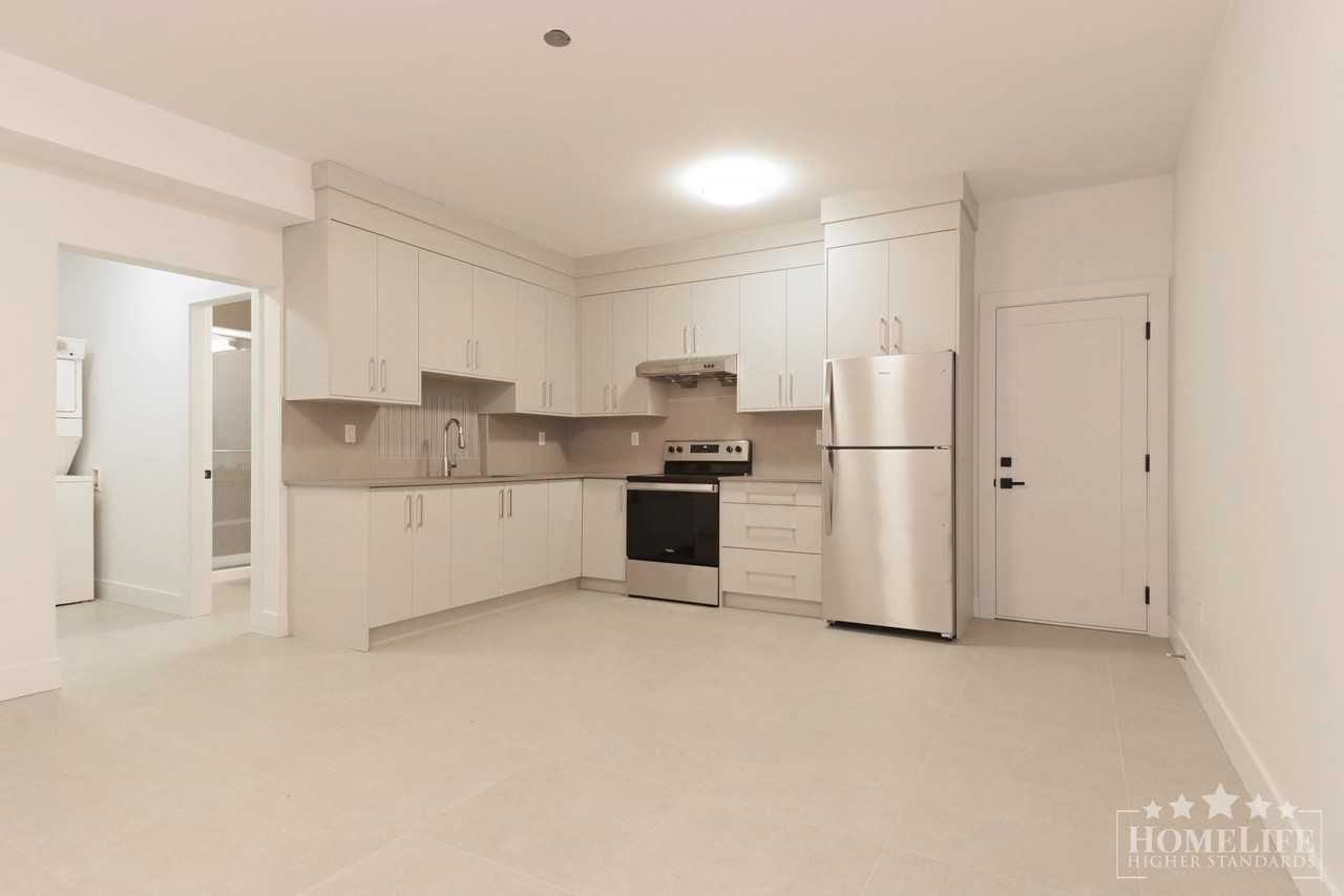 11024 78 Ave - Photo 5 of 14