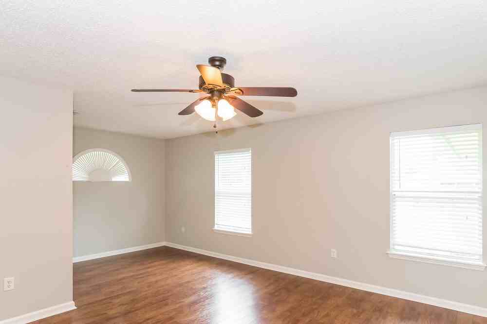 3111 Brook Haven Ct - Photo 3 of 15