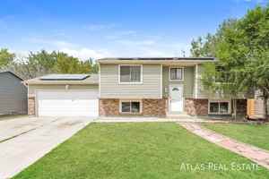 featured image of 4099 Woodglen Blvd