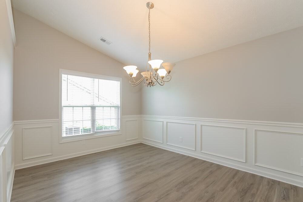 1007 Harbor View Ln - Photo 5 of 17