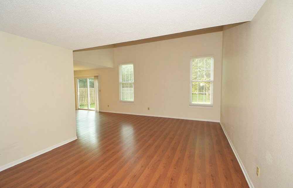 3419 W 52nd St - Photo 4 of 31