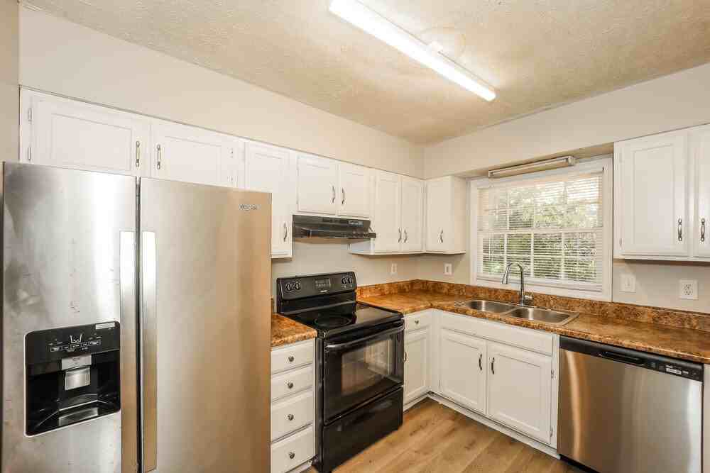 5140 Oakdale Dr - Photo 7 of 17