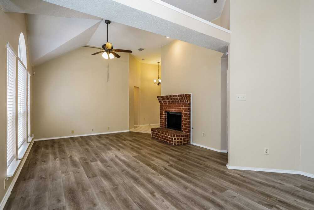 4452 Sierra Dr - Photo 4 of 16