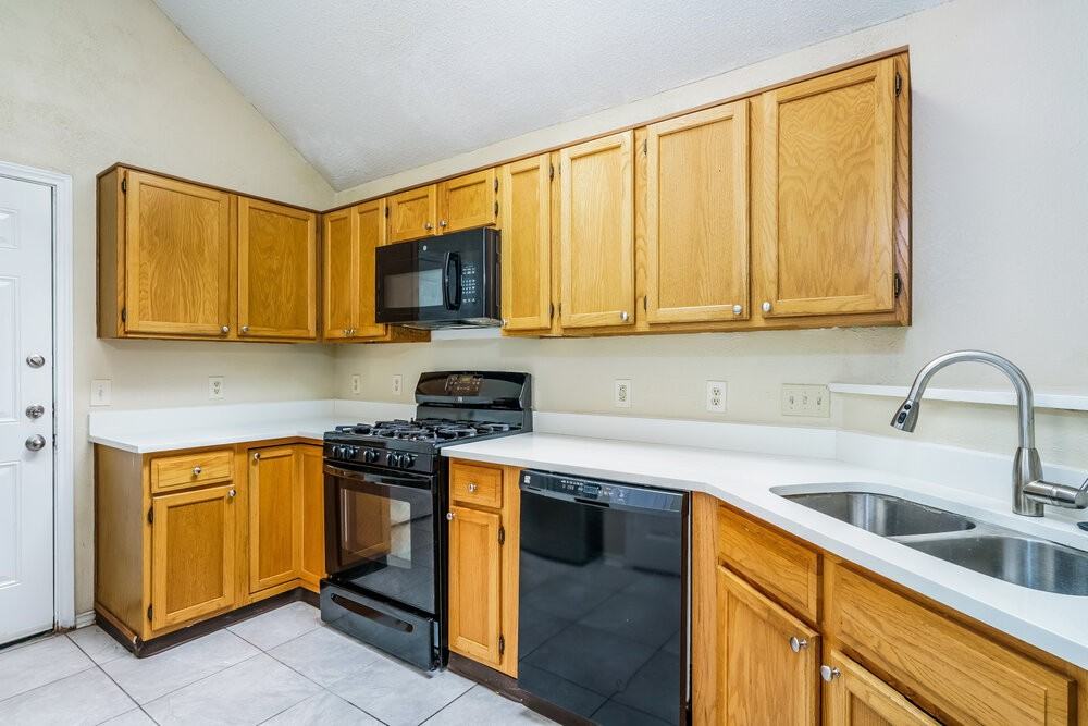 4452 Sierra Dr - Photo 7 of 16